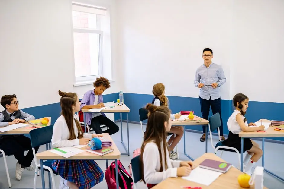 Siswa belajar di sekolah favorit